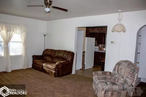 924 4th NE, Hampton, IA 50441 photo 3
