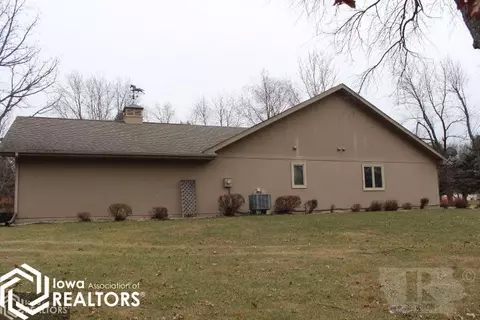206 Spring Creek Ln, Hampton, IA 50441 photo 3