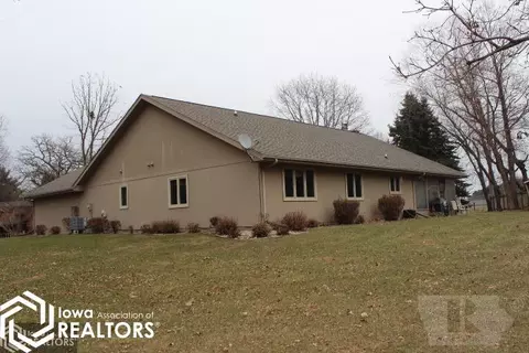 206 Spring Creek Ln, Hampton, IA 50441 photo 2