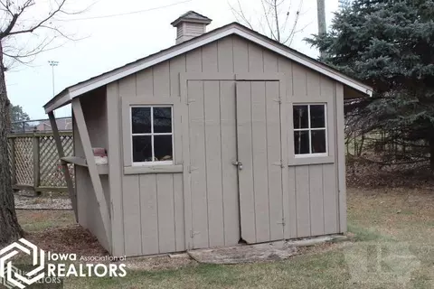 206 Spring Creek Ln, Hampton, IA 50441 photo 4