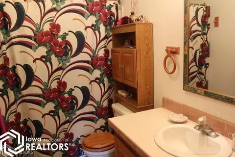 108 2nd St SE, Hampton, IA 50441 photo 10