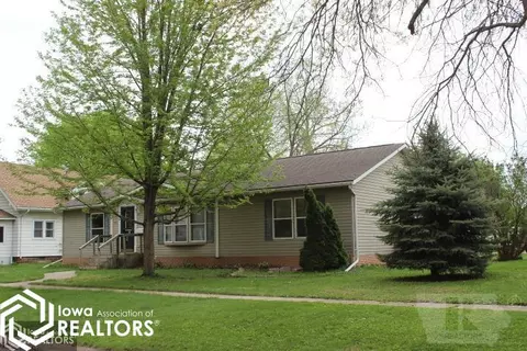 108 2nd St SE, Hampton, IA 50441 photo 2