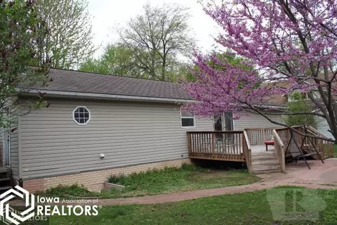 108 2nd St SE, Hampton, IA 50441 photo 4