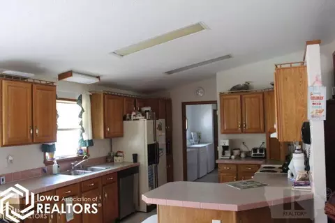 108 2nd St SE, Hampton, IA 50441 photo 8