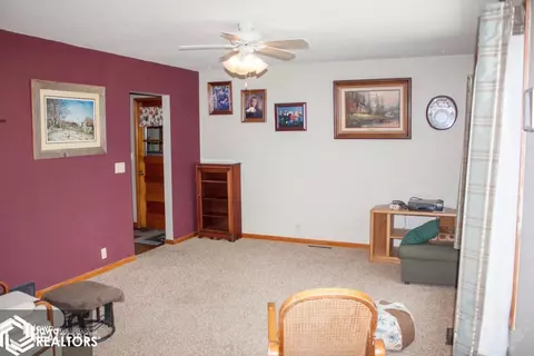 409 6th St SW, Hampton, IA 50441 photo 8