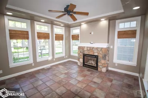 415 2nd St SE, Hampton, IA 50441 photo 3