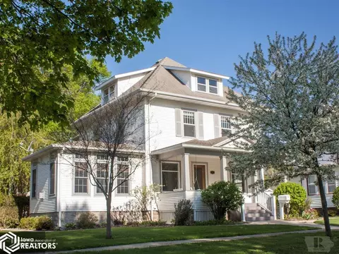 415 2nd St SE, Hampton, IA 50441 photo 2