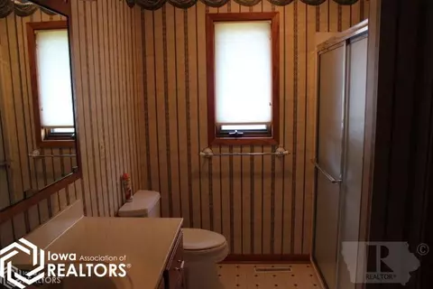 1404 3rd St NW, Hampton, IA 50441 photo 5