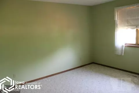 1404 3rd St NW, Hampton, IA 50441 photo 4
