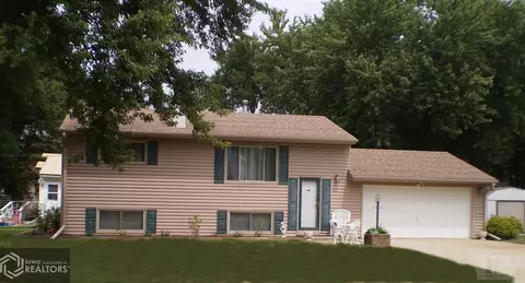 319 9th Pl NW, Hampton, IA 50441 photo 1