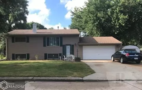 319 9th Pl NW, Hampton, IA 50441 photo 2
