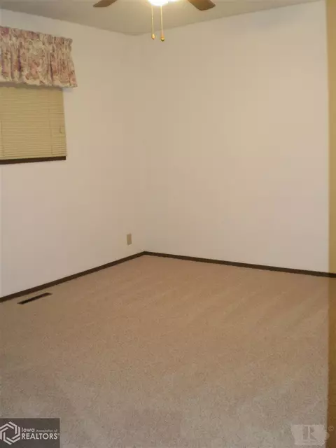 319 9th Pl NW, Hampton, IA 50441 photo 14