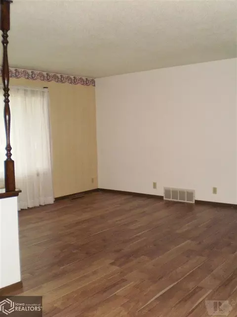 319 9th Pl NW, Hampton, IA 50441 photo 7
