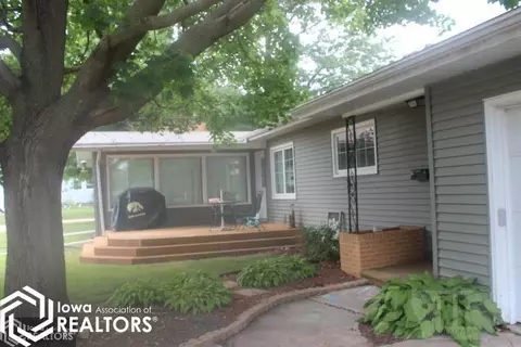 210 8th St SE, Hampton, IA 50441 photo 4