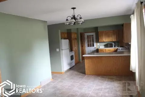 210 8th St SE, Hampton, IA 50441 photo 7