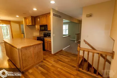25 18th Ave NE, Hampton, IA 50441 photo 4