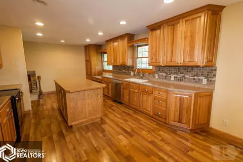 25 18th Ave NE, Hampton, IA 50441 photo 2