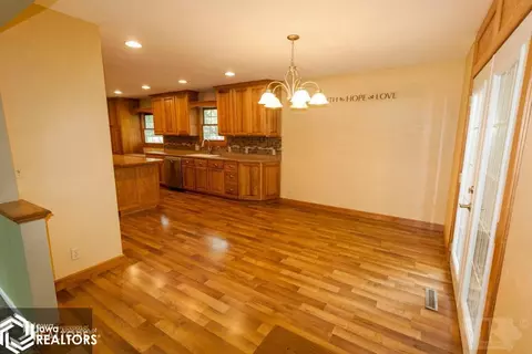 25 18th Ave NE, Hampton, IA 50441 photo 8