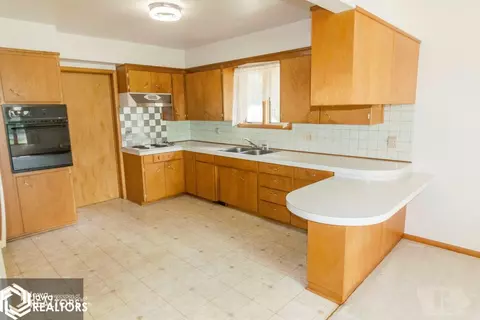 203 3rd Ave NW, Hampton, IA 50441 photo 7