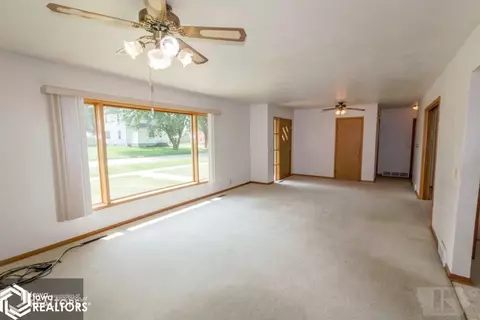 203 3rd Ave NW, Hampton, IA 50441 photo 2