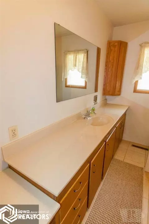 203 3rd Ave NW, Hampton, IA 50441 photo 14