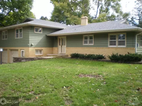 901 1st Ave SE, Hampton, IA 50441 photo 2
