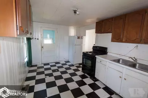 113 8th St NW, Hampton, IA 50441 photo 3