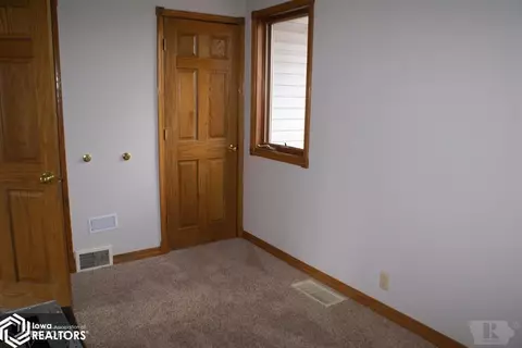 2114 15th Ave, Eldora, IA 50627 photo 9