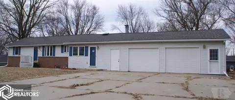 2114 15th Ave, Eldora, IA 50627 photo 1