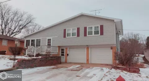 902 2nd Ave Dr SE, Hampton, IA 50441 photo 1