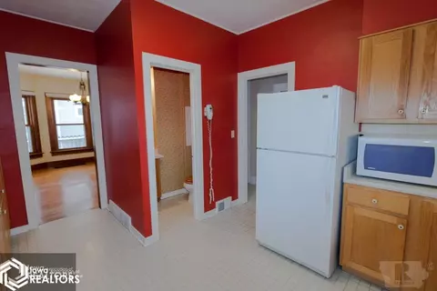 509 Central Ave E, Hampton, IA 50441 photo 5