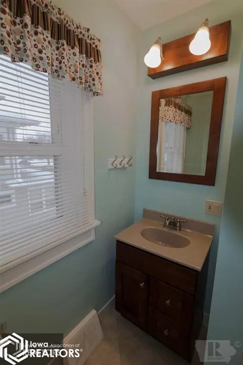 509 Central Ave E, Hampton, IA 50441 photo 29