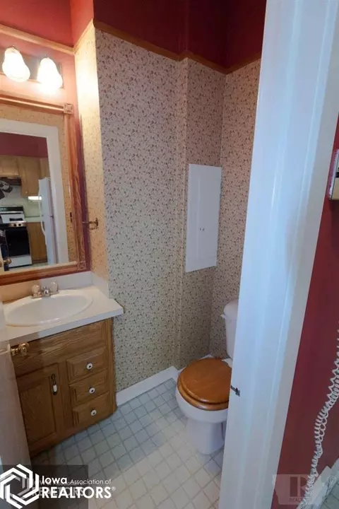 509 Central Ave E, Hampton, IA 50441 photo 31