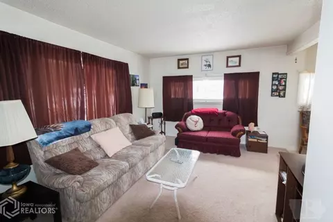 709 3rd St NE, Hampton, IA 50441 photo 4