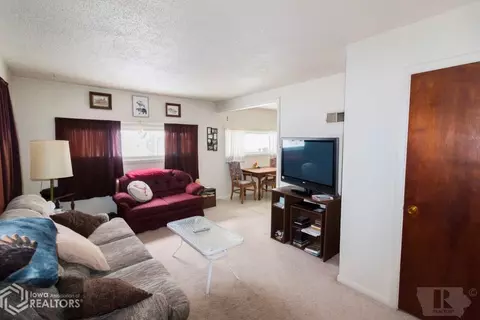 709 3rd St NE, Hampton, IA 50441 photo 3