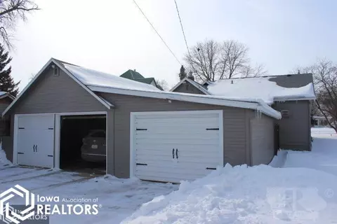 609 2nd St NE, Hampton, IA 50441 photo 3