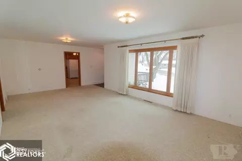 41 Windsor Blvd, Hampton, IA 50441 photo 7