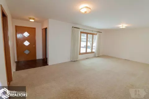 41 Windsor Blvd, Hampton, IA 50441 photo 6