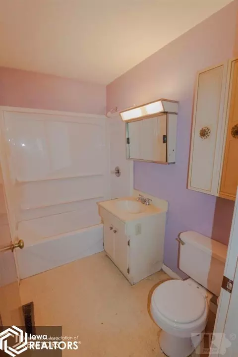 512 8th St SW, Hampton, IA 50441 photo 9