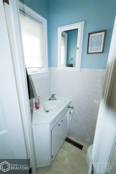 721 Central Ave E, Hampton, IA 50441 photo 22