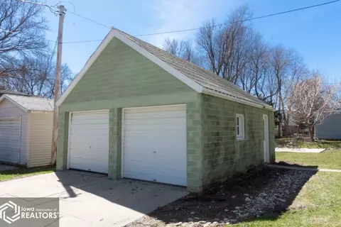 721 Central Ave E, Hampton, IA 50441 photo 29