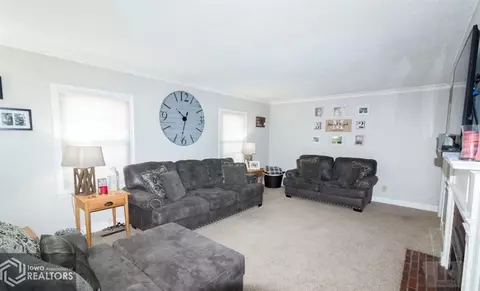 721 Central Ave E, Hampton, IA 50441 photo 6