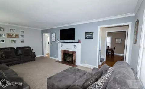 721 Central Ave E, Hampton, IA 50441 photo 4