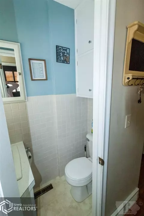 721 Central Ave E, Hampton, IA 50441 photo 23