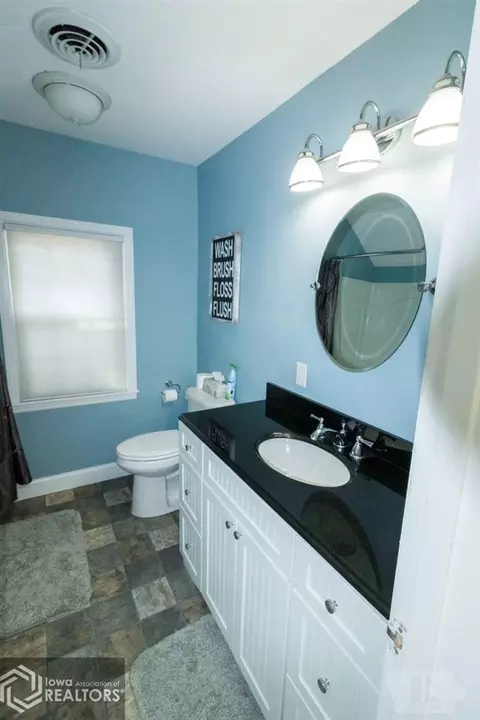 721 Central Ave E, Hampton, IA 50441 photo 19