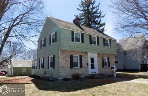 721 Central Ave E, Hampton, IA 50441 photo 1