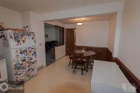 614 1st St NE, Hampton, IA 50441 photo 4