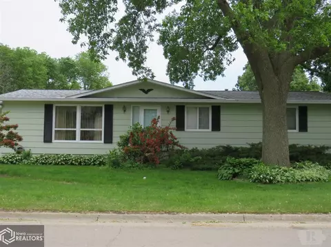 222 5th St SW, Hampton, IA 50441 photo 2