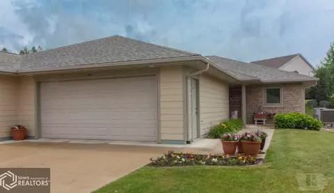 321 16th Ave NE, Hampton, IA 50441 photo 2