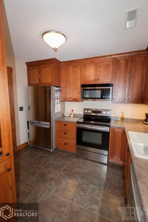 321 16th Ave NE, Hampton, IA 50441 photo 8